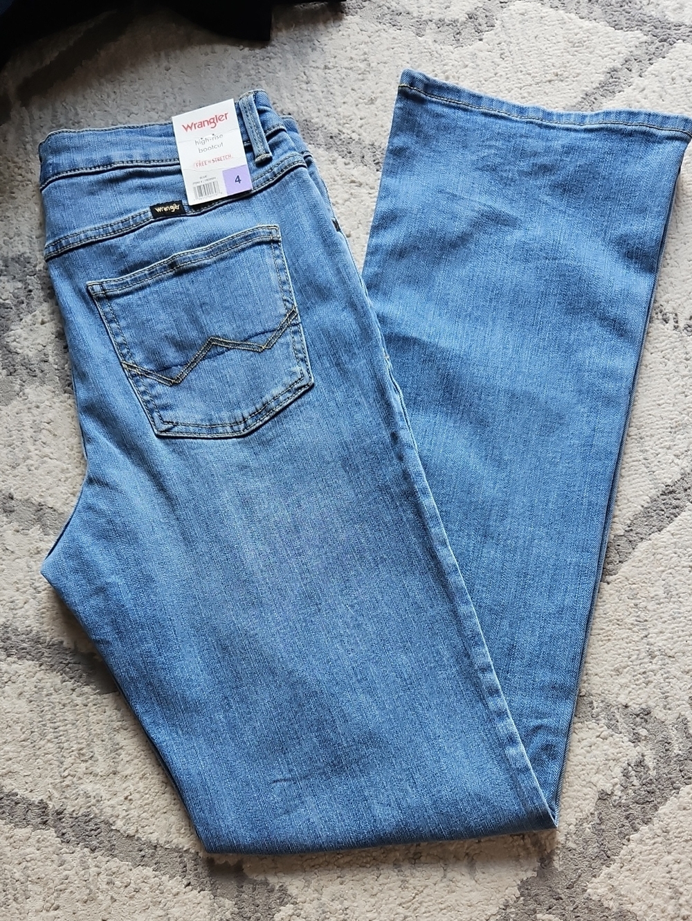 NEW! Wrangler Blue Wash High Rise Bootcut Jeans Multiple Sizes - Picture 4 of 16